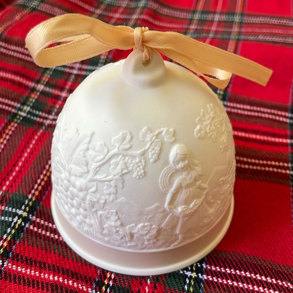 Lladro Ornament Seasons Spring Bell Collectors Society 1993 retired - Picture 5 of 9